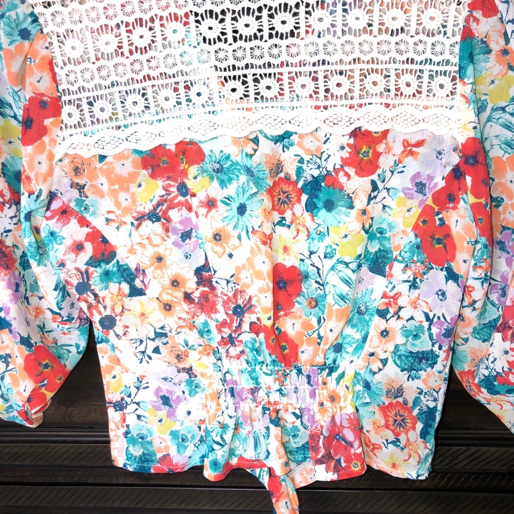 American Rag Floral Button Blouse - Picture 10 of 11